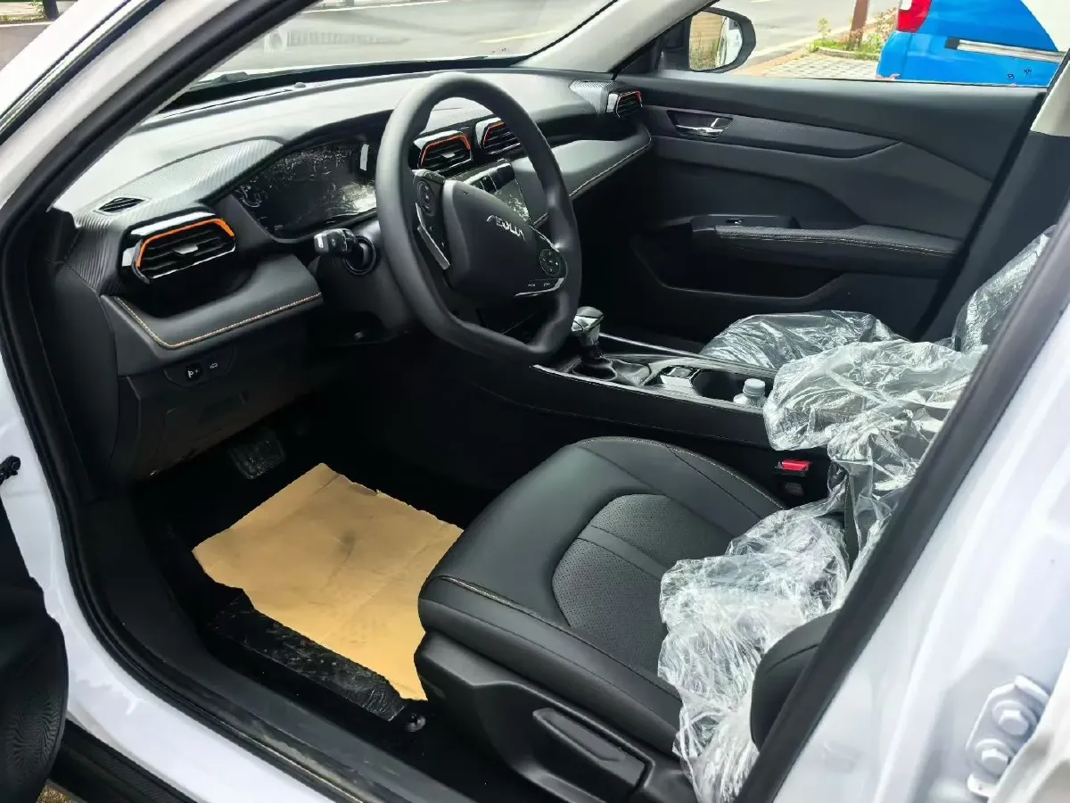 2024 DongFeng Aeolus YiXuan 1.5L 125HP L4 6DCT,autocango,china used car exporter,china ev exporter,chinese used car exporter,chinese used ev exporter