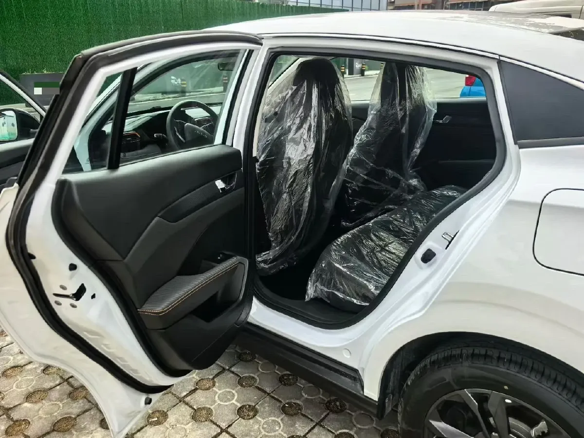 2024 DongFeng Aeolus YiXuan 1.5L 125HP L4 6DCT,autocango,china used car exporter,china ev exporter,chinese used car exporter,chinese used ev exporter