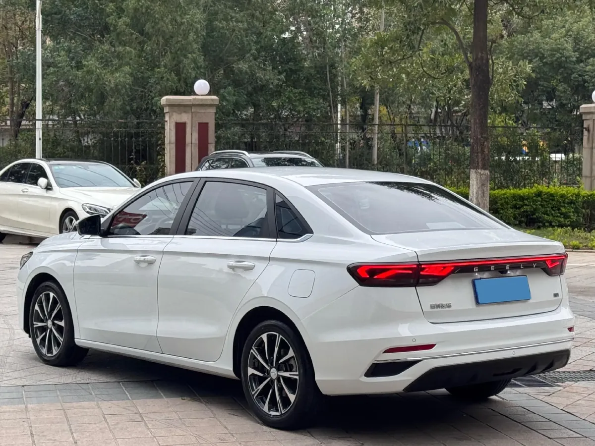 2025 Geely Emgrand 1.5L 127HP L4 CVT,autocango,china used car exporter,china ev exporter,chinese used car exporter,chinese used ev exporter