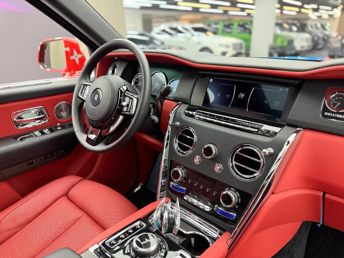 2018 Rolls-Royce Cullinan 6.7T 571HP V12 8AT,autocango,china used car exporter,china ev exporter,chinese used car exporter,chinese used ev exporter