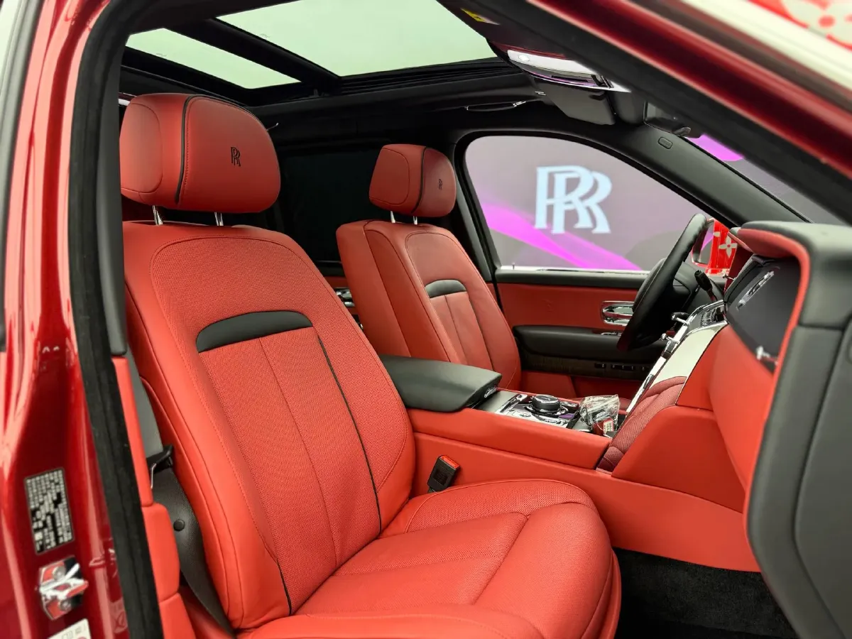 2018 Rolls-Royce Cullinan 6.7T 571HP V12 8AT,autocango,china used car exporter,china ev exporter,chinese used car exporter,chinese used ev exporter