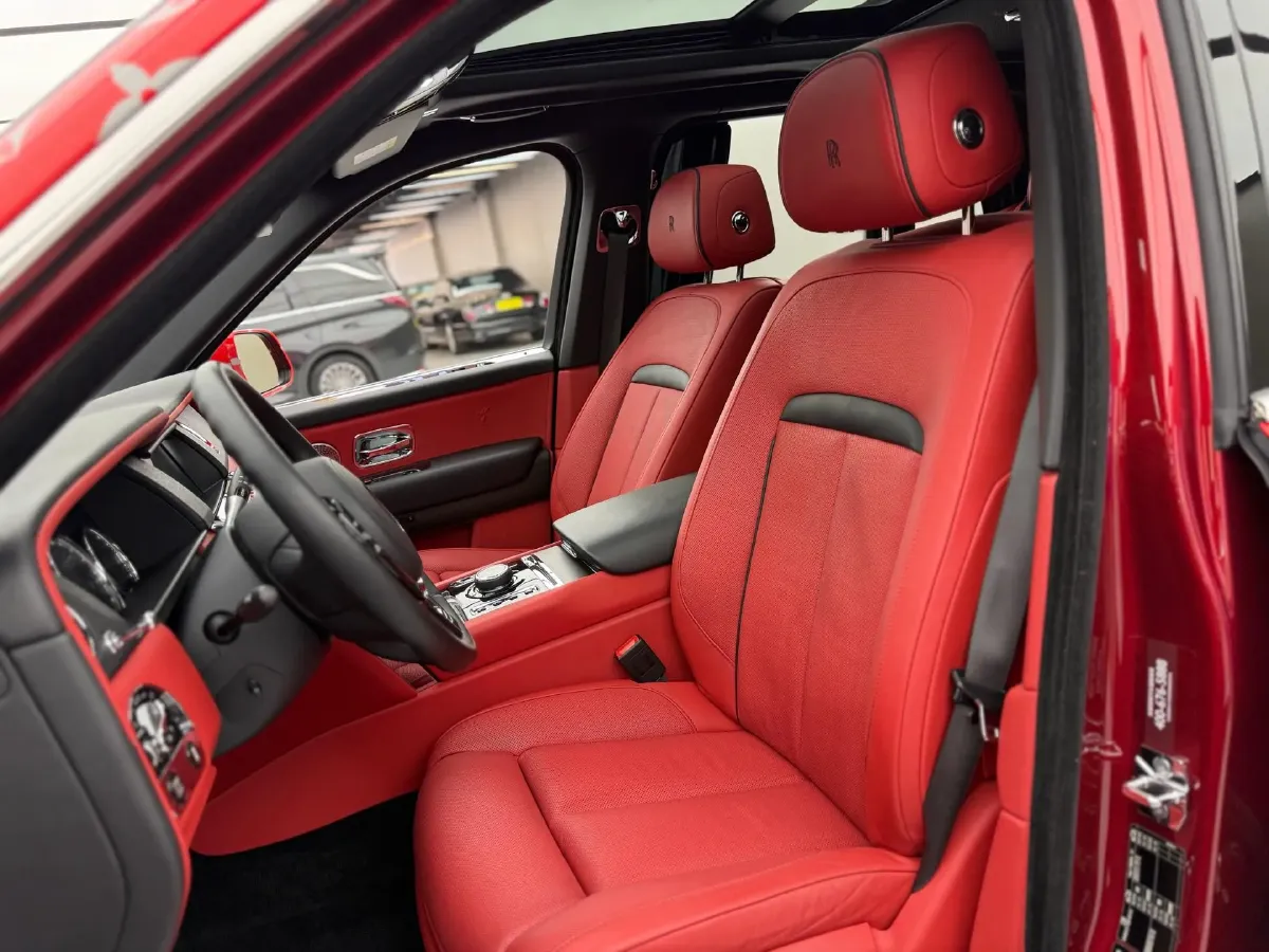 2018 Rolls-Royce Cullinan 6.7T 571HP V12 8AT,autocango,china used car exporter,china ev exporter,chinese used car exporter,chinese used ev exporter