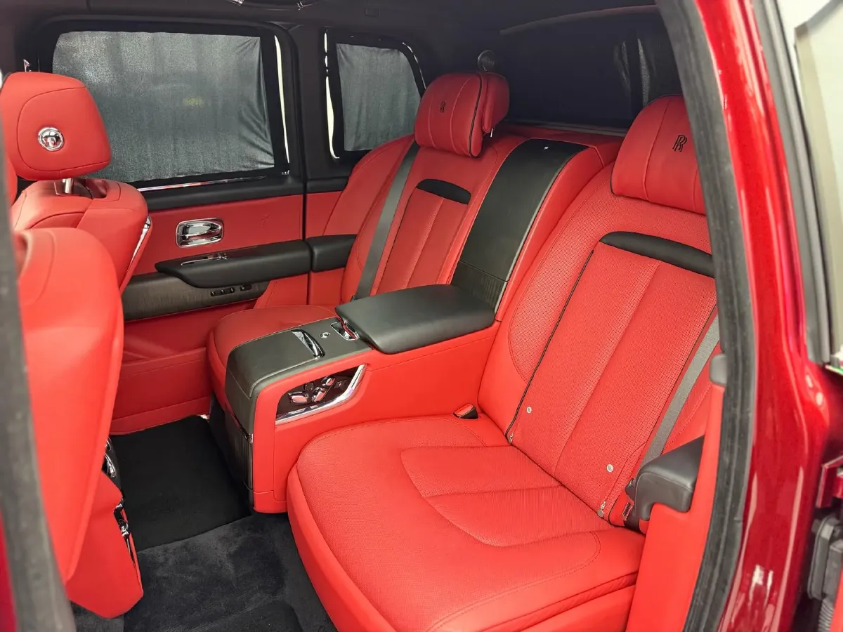 2018 Rolls-Royce Cullinan 6.7T 571HP V12 8AT,autocango,china used car exporter,china ev exporter,chinese used car exporter,chinese used ev exporter