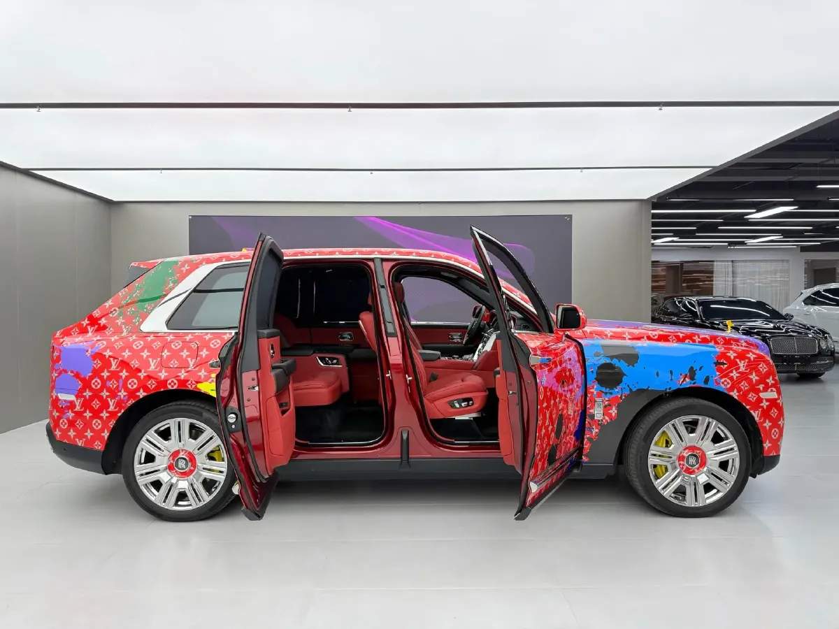 2018 Rolls-Royce Cullinan 6.7T 571HP V12 8AT,autocango,china used car exporter,china ev exporter,chinese used car exporter,chinese used ev exporter