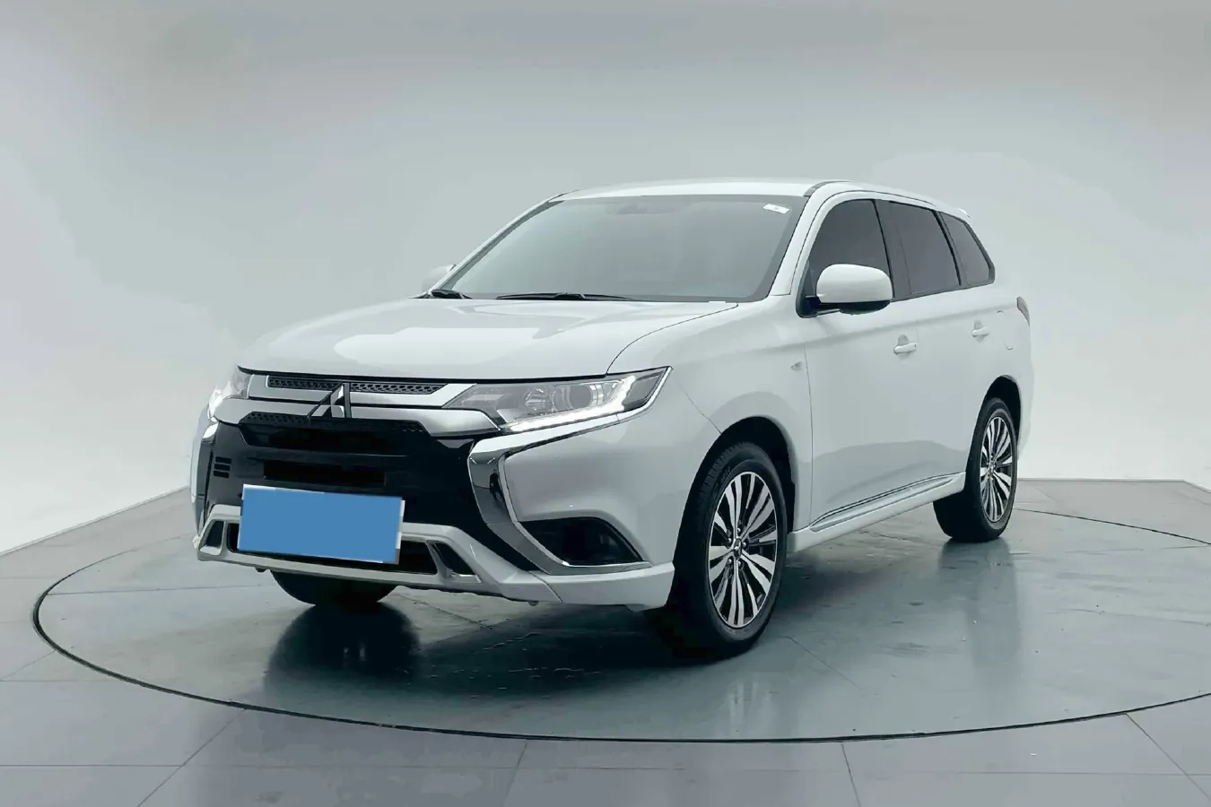 2021 Mitsubishi Outlander 2.0L 166HP L4 CVT,autocango,china used car exporter,china ev exporter,chinese used car exporter,chinese used ev exporter