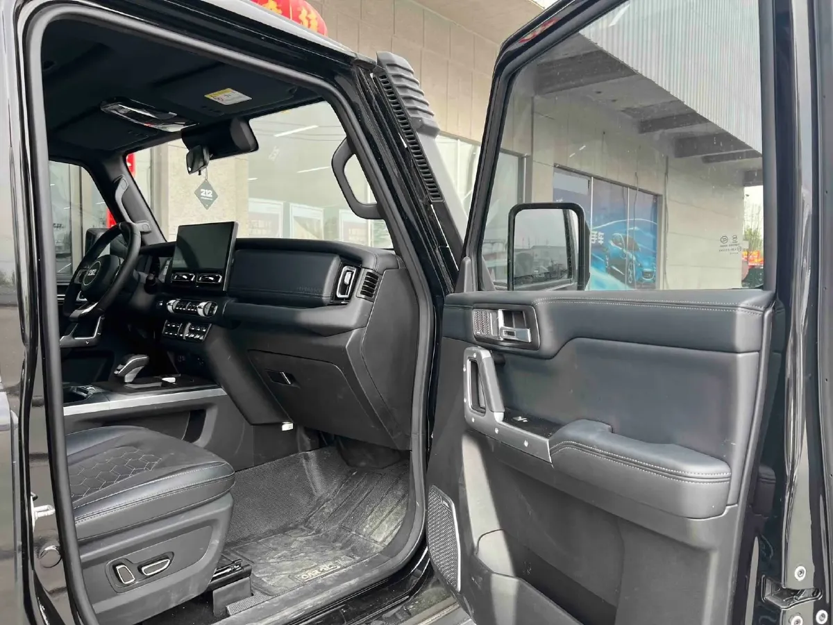 2025 212 212 T01 2.0T 252HP L4 8AT,autocango,china used car exporter,china ev exporter,chinese used car exporter,chinese used ev exporter