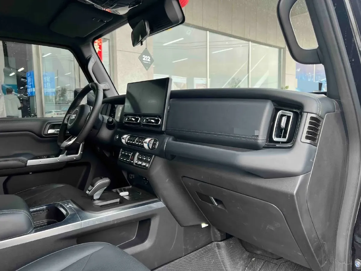 2025 212 212 T01 2.0T 252HP L4 8AT,autocango,china used car exporter,china ev exporter,chinese used car exporter,chinese used ev exporter