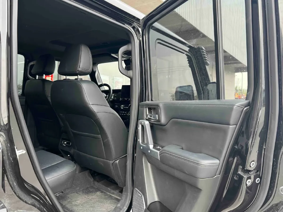 2025 212 212 T01 2.0T 252HP L4 8AT,autocango,china used car exporter,china ev exporter,chinese used car exporter,chinese used ev exporter