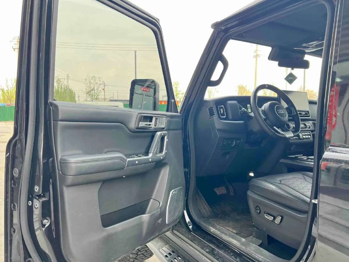 2025 212 212 T01 2.0T 252HP L4 8AT,autocango,china used car exporter,china ev exporter,chinese used car exporter,chinese used ev exporter