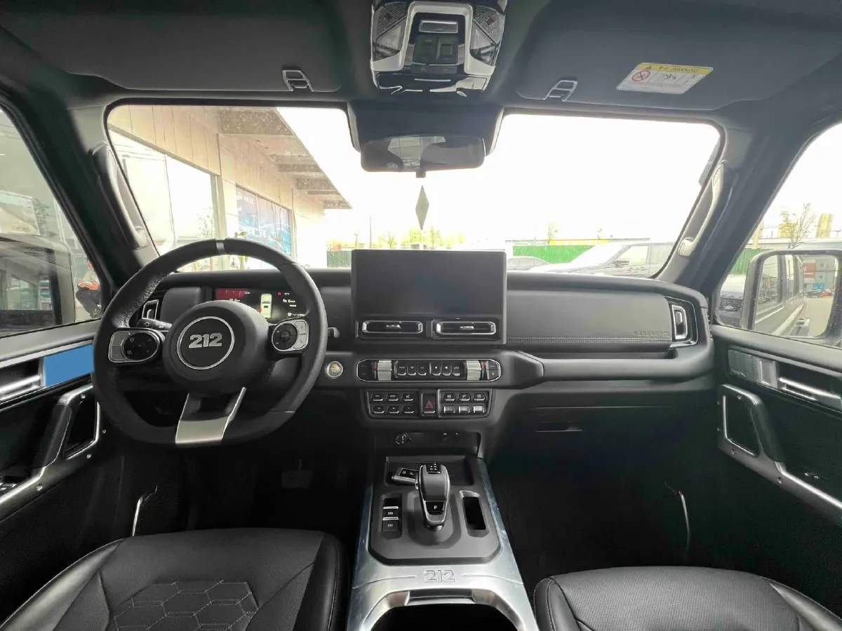 2025 212 212 T01 2.0T 252HP L4 8AT,autocango,china used car exporter,china ev exporter,chinese used car exporter,chinese used ev exporter