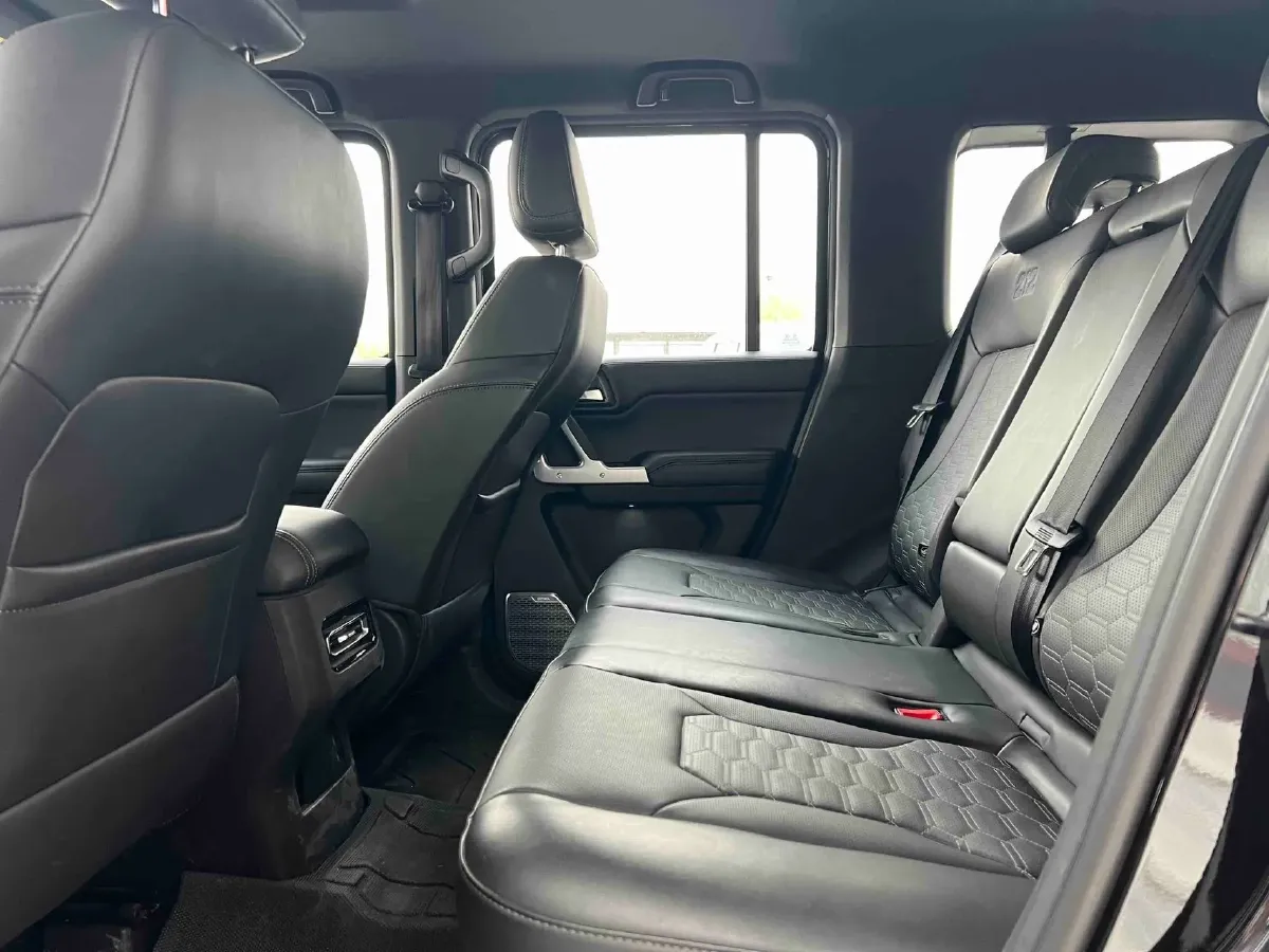 2025 212 212 T01 2.0T 252HP L4 8AT,autocango,china used car exporter,china ev exporter,chinese used car exporter,chinese used ev exporter