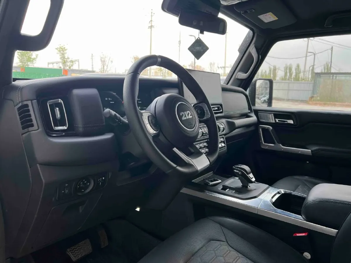 2025 212 212 T01 2.0T 252HP L4 8AT,autocango,china used car exporter,china ev exporter,chinese used car exporter,chinese used ev exporter