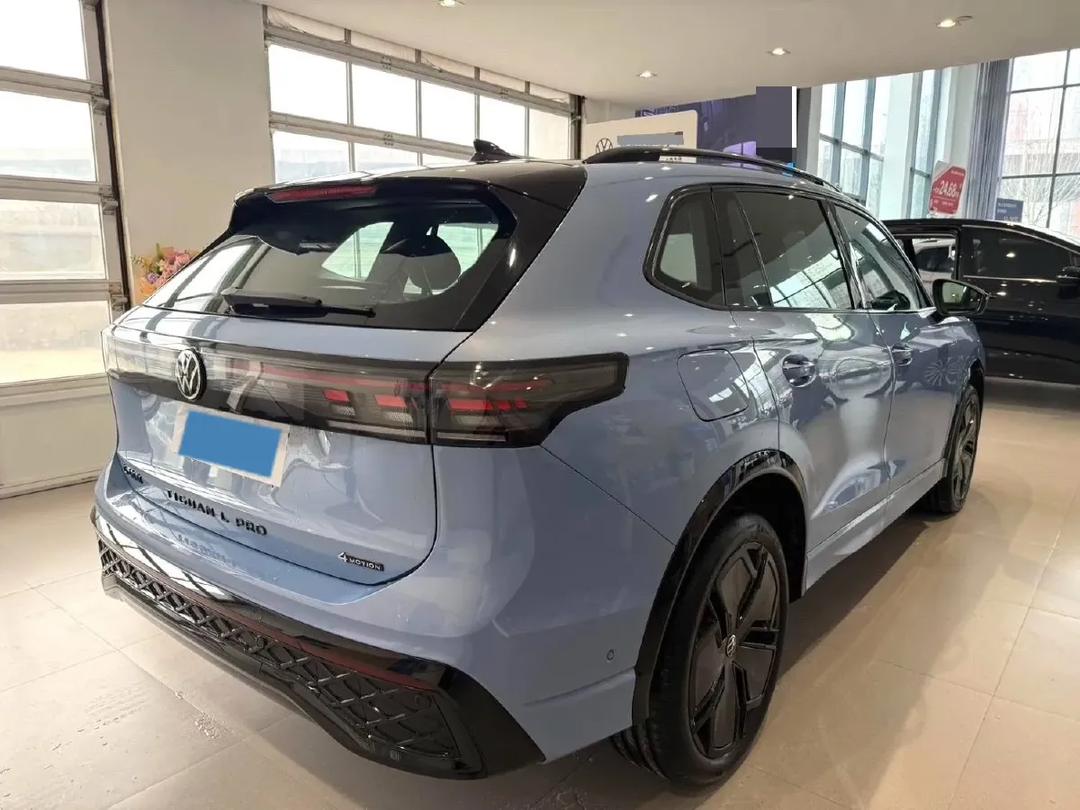 2024 Volkswagen Tiguan L 2.0T 220HP L4 7DCT,autocango,china used car exporter,china ev exporter,chinese used car exporter,chinese used ev exporter
