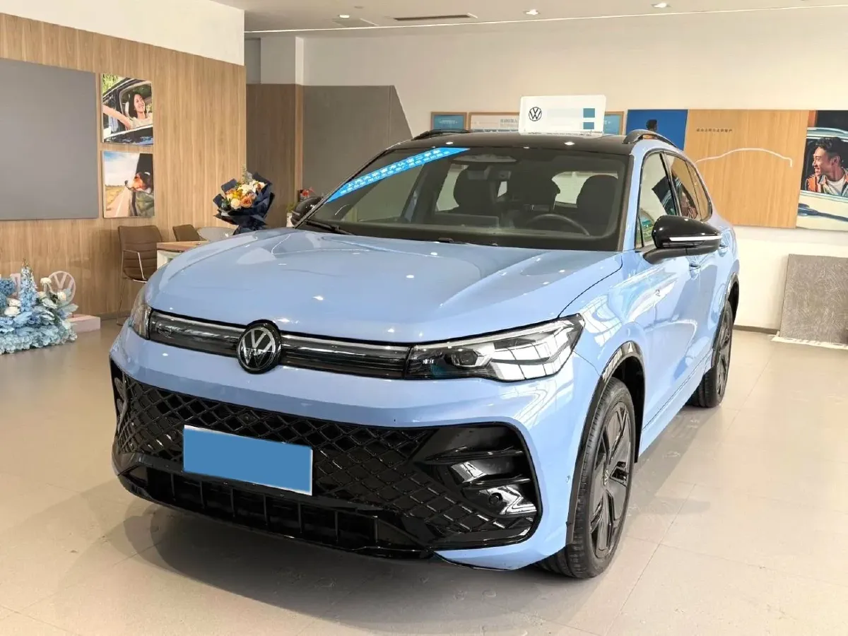 2024 Volkswagen Tiguan L 2.0T 220HP L4 7DCT,autocango,china used car exporter,china ev exporter,chinese used car exporter,chinese used ev exporter