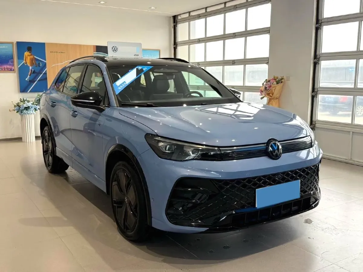 2024 Volkswagen Tiguan L 2.0T 220HP L4 7DCT,autocango,china used car exporter,china ev exporter,chinese used car exporter,chinese used ev exporter