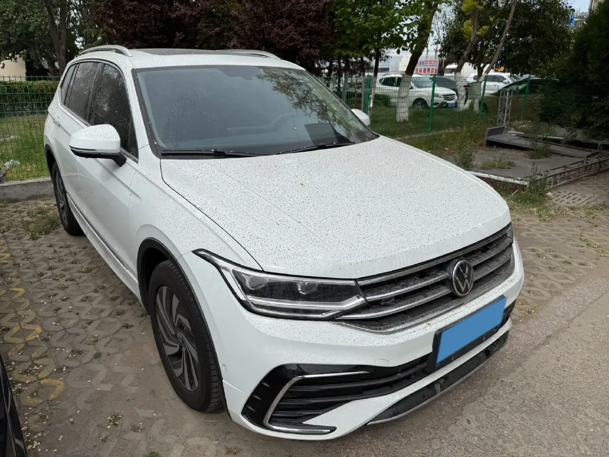 2024 Volkswagen Tiguan L 2.0T 186HP L4 7DCT,autocango,china used car exporter,china ev exporter,chinese used car exporter,chinese used ev exporter