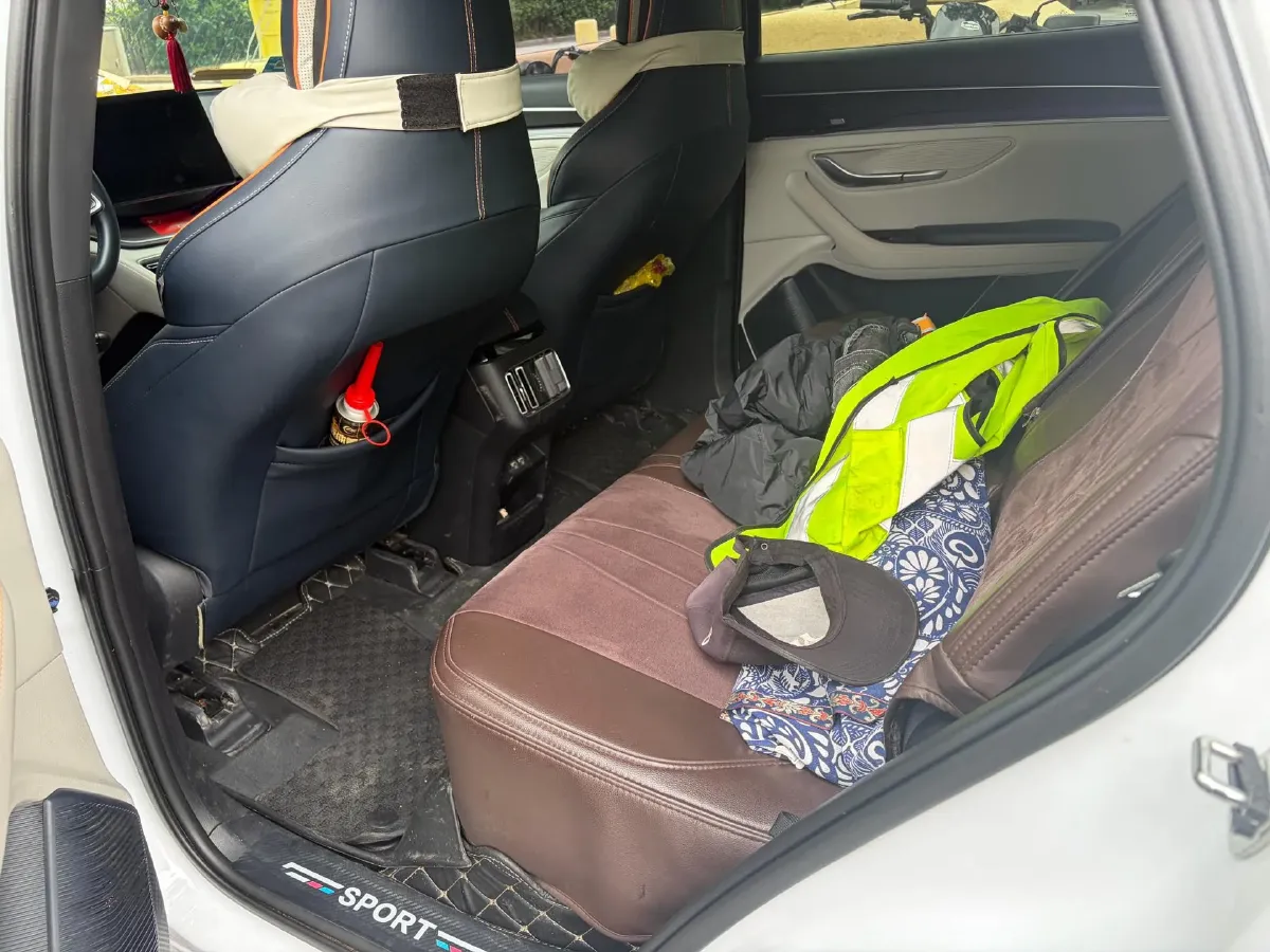 2021 Geely JiaJi 1.5T 177HP L3 7DCT PHEV 11.3KWH,autocango,china used car exporter,china ev exporter,chinese used car exporter,chinese used ev exporter