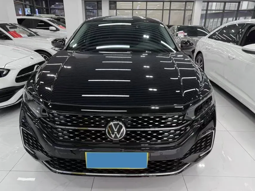 2025 Volkswagen Passat 2.0T 186HP L4 7DCT,autocango,china used car exporter,china ev exporter,chinese used car exporter,chinese used ev exporter