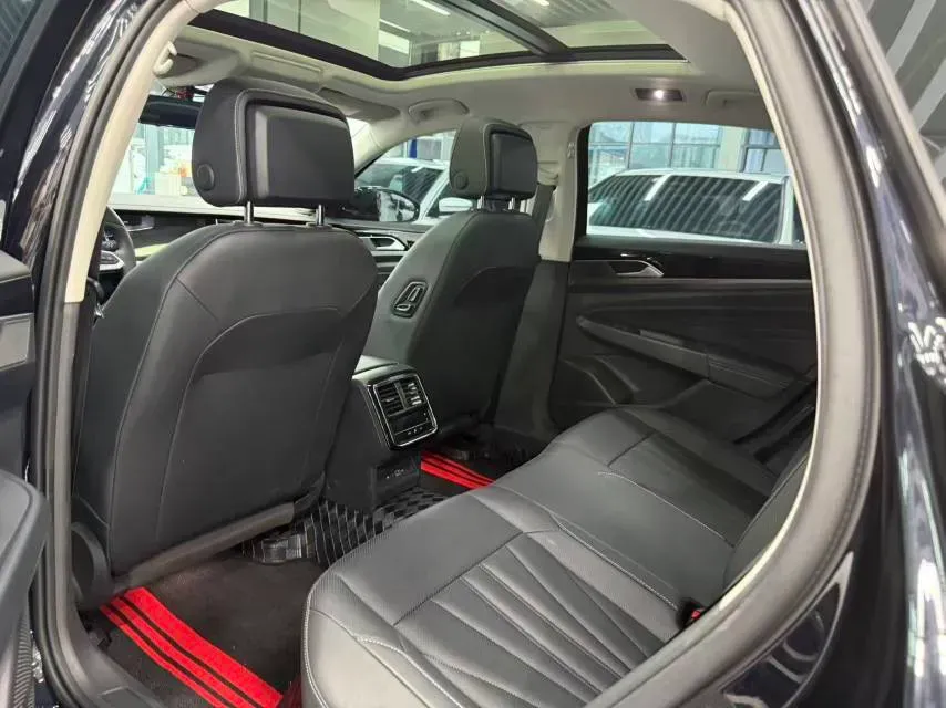 2025 Volkswagen Passat 2.0T 186HP L4 7DCT,autocango,china used car exporter,china ev exporter,chinese used car exporter,chinese used ev exporter