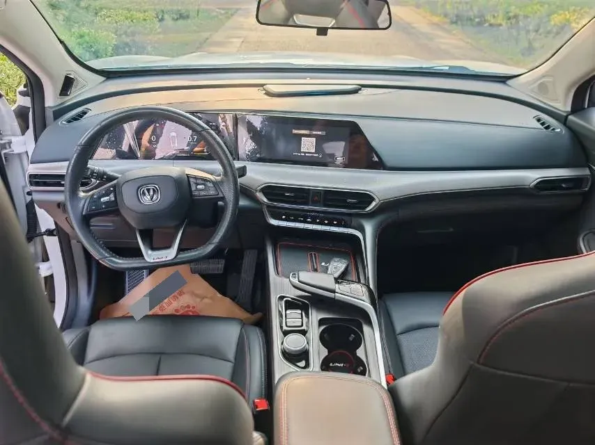 2020 ChangAn UNI-T 1.5T 180HP L4 7DCT,autocango,china used car exporter,china ev exporter,chinese used car exporter,chinese used ev exporter