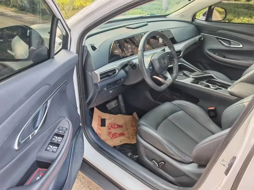 2020 ChangAn UNI-T 1.5T 180HP L4 7DCT,autocango,china used car exporter,china ev exporter,chinese used car exporter,chinese used ev exporter