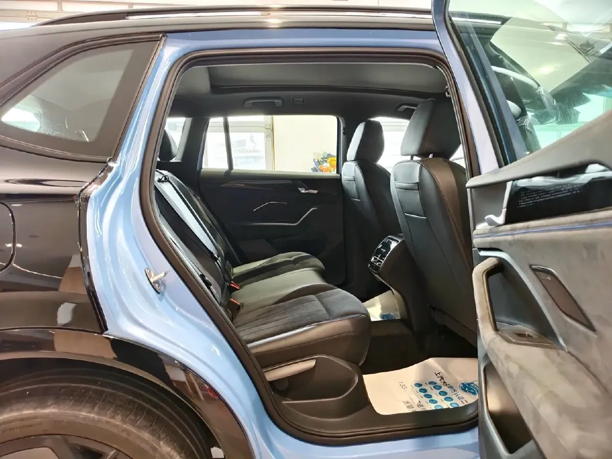 2024 Volkswagen Tiguan L 2.0T 220HP L4 7DCT,autocango,china used car exporter,china ev exporter,chinese used car exporter,chinese used ev exporter