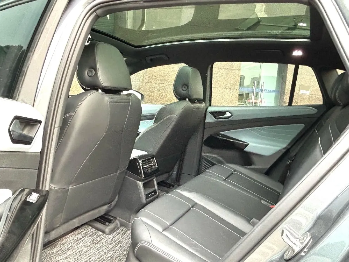 2024 Volkswagen ID.4 X BEV 52.8KWH,autocango,china used car exporter,china ev exporter,chinese used car exporter,chinese used ev exporter