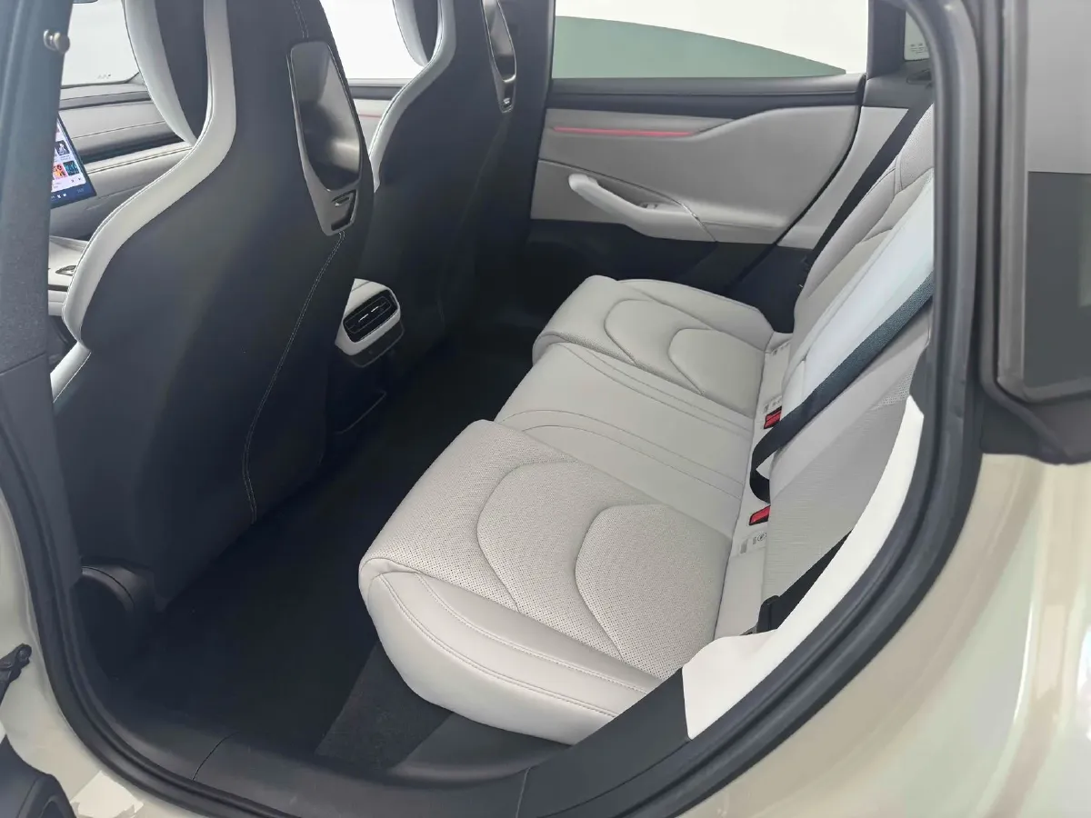 2024 MI SU7 BEV 94.3KWH,autocango,china used car exporter,china ev exporter,chinese used car exporter,chinese used ev exporter