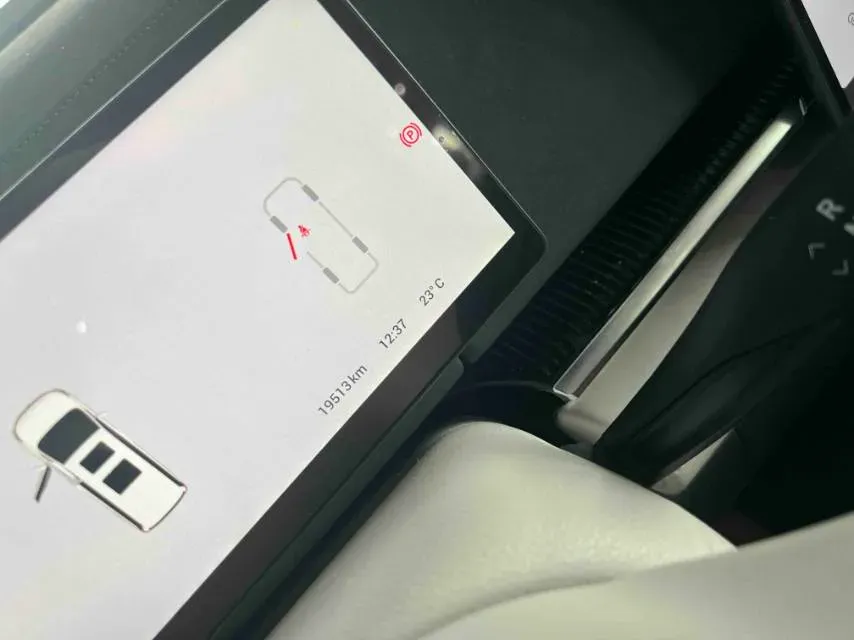 2025 Voyah Dream 1.5T 150HP L4 PHEV 41.7KWH,autocango,china used car exporter,china ev exporter,chinese used car exporter,chinese used ev exporter