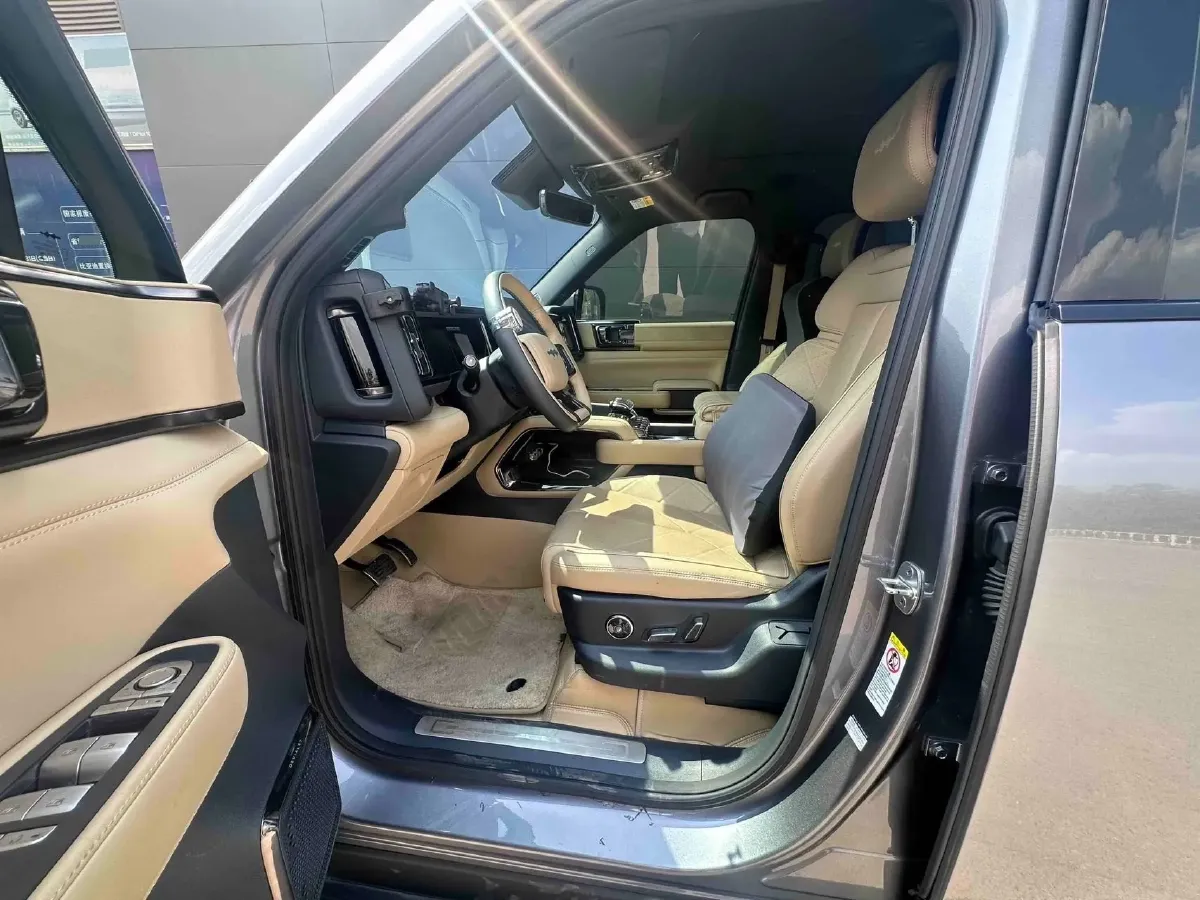 2023 FangChengBao Bao 5 1.5T 194HP L4 E-CVT PHEV 31.8KWH,autocango,china used car exporter,china ev exporter,chinese used car exporter,chinese used ev exporter