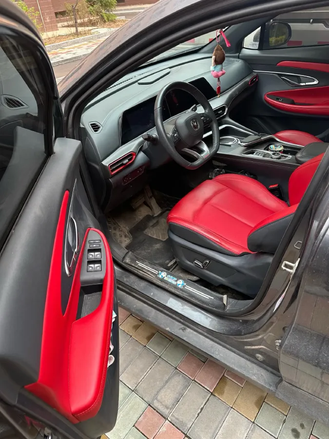 2020 ChangAn UNI-T 1.5T 180HP L4 7DCT,autocango,china used car exporter,china ev exporter,chinese used car exporter,chinese used ev exporter