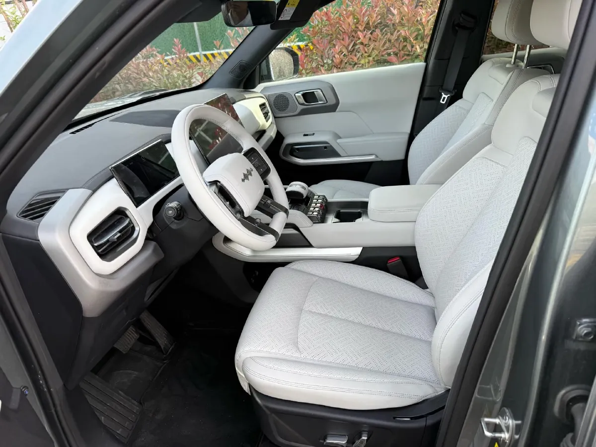 2025 FangChengBao Tai 3 BEV,autocango,china used car exporter,china ev exporter,chinese used car exporter,chinese used ev exporter