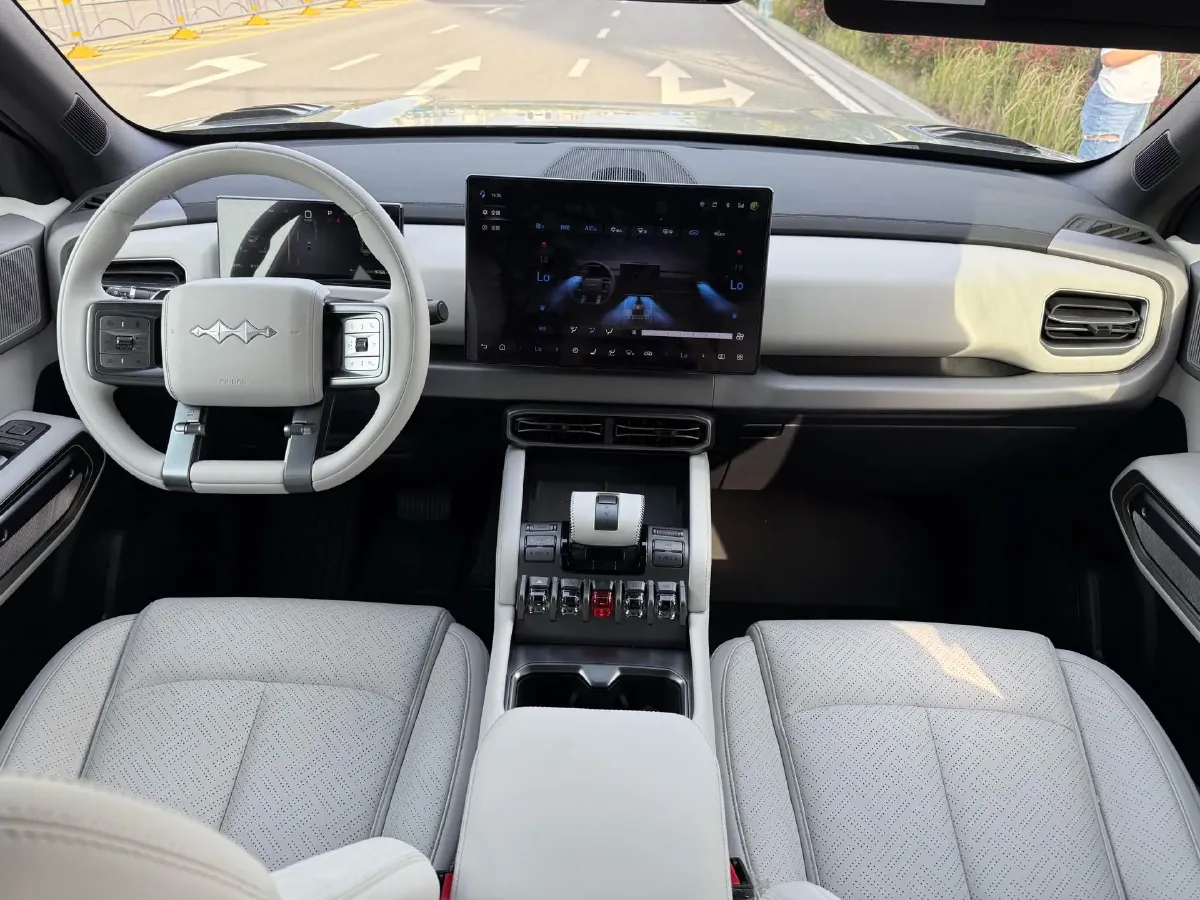 2025 FangChengBao Tai 3 BEV,autocango,china used car exporter,china ev exporter,chinese used car exporter,chinese used ev exporter