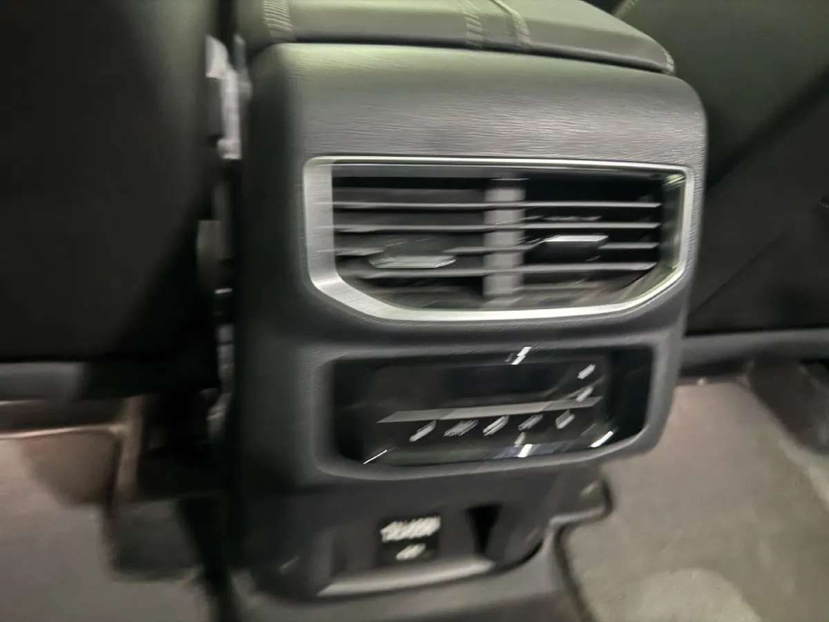 2021 Volkswagen Talagon 2.0T 220HP L4 7DCT,autocango,china used car exporter,china ev exporter,chinese used car exporter,chinese used ev exporter