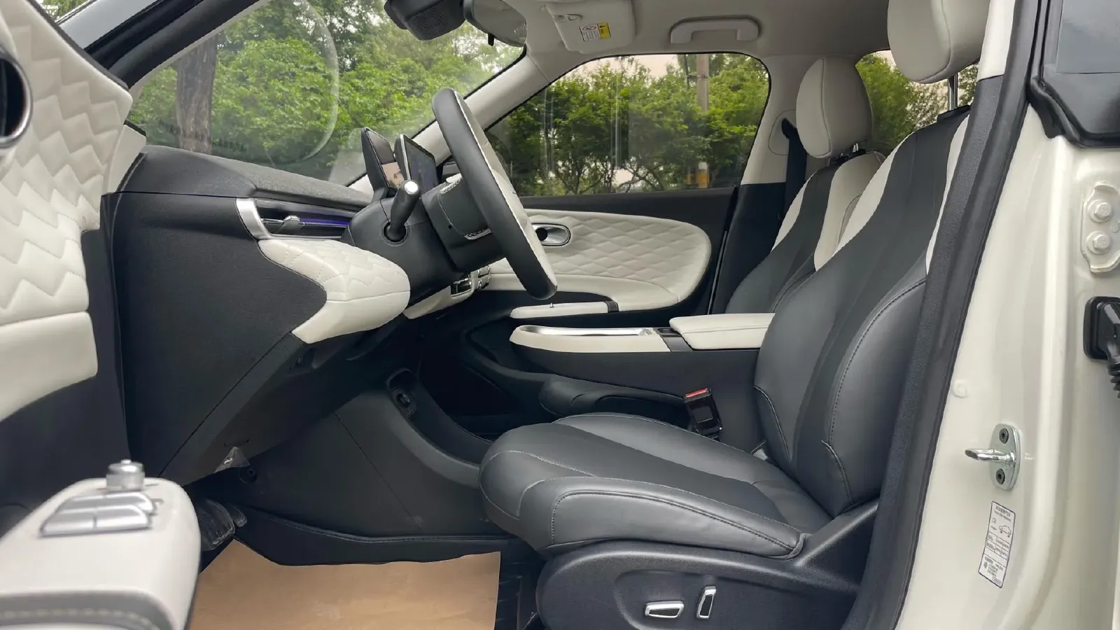 2024 DongFeng eπ 01 BEV 42.3KWH,autocango,china used car exporter,china ev exporter,chinese used car exporter,chinese used ev exporter