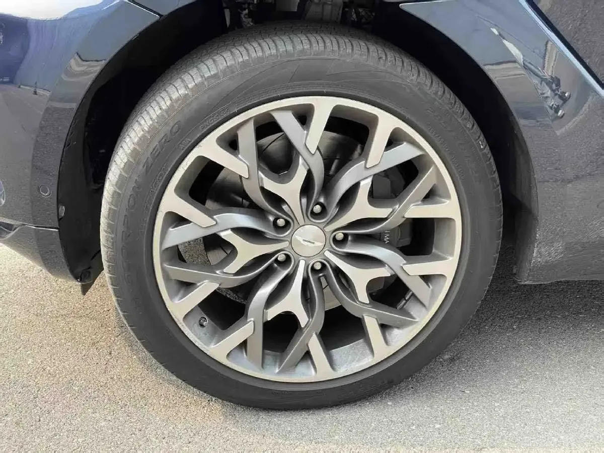 2021 Aston Martin DBX 4.0T 550HP V8 9AT,autocango,china used car exporter,china ev exporter,chinese used car exporter,chinese used ev exporter