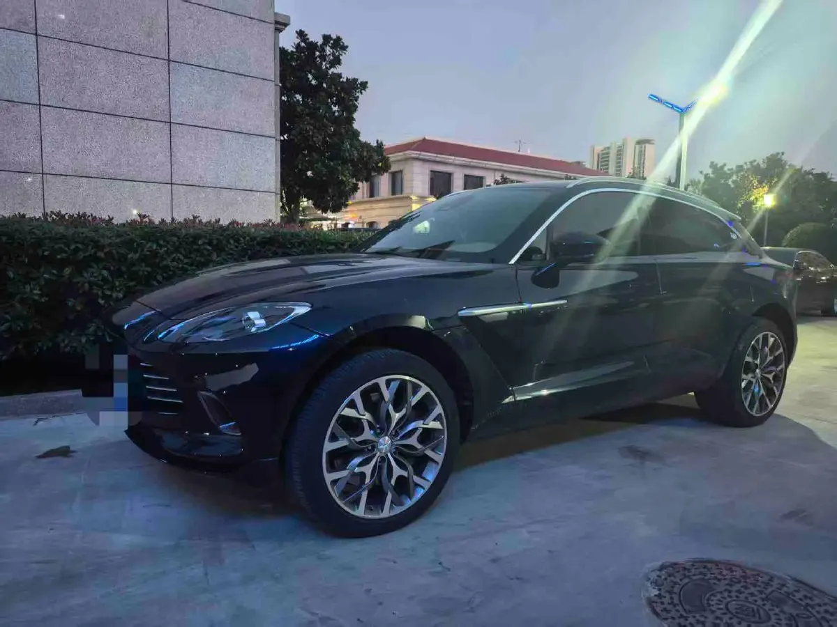 2021 Aston Martin DBX 4.0T 550HP V8 9AT,autocango,china used car exporter,china ev exporter,chinese used car exporter,chinese used ev exporter