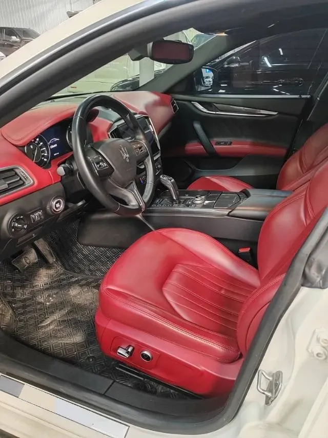 2021 Maserati Ghibli 2.0T 330HP L4 8AT,autocango,china used car exporter,china ev exporter,chinese used car exporter,chinese used ev exporter