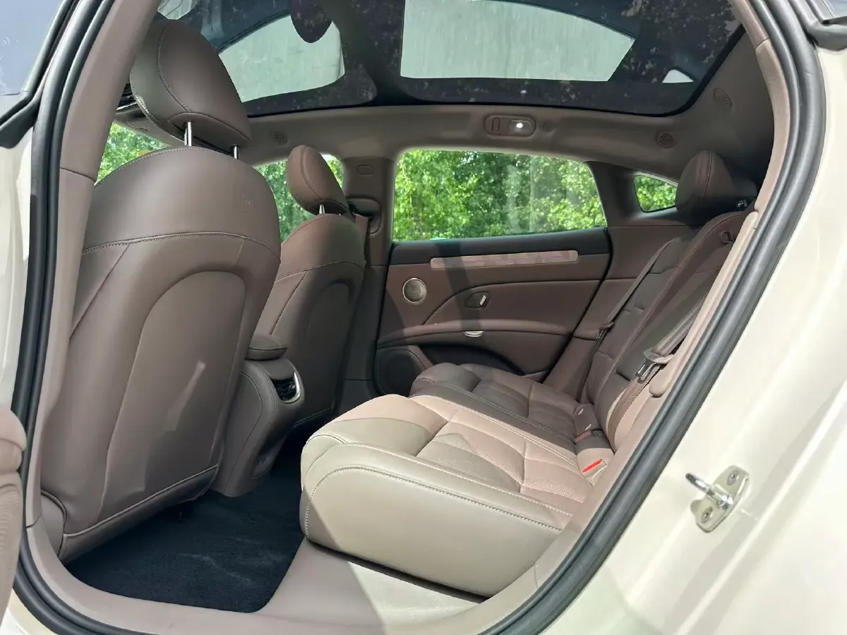 2025 IM L6 BEV,autocango,china used car exporter,china ev exporter,chinese used car exporter,chinese used ev exporter