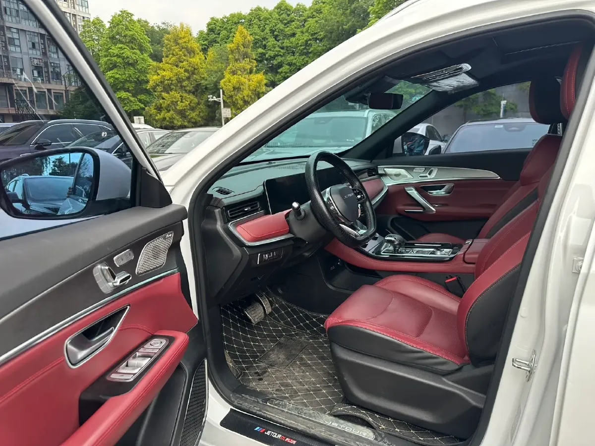 2021 Chery Tiggo 8 Plus 1.6T 197HP L4 7DCT,autocango,china used car exporter,china ev exporter,chinese used car exporter,chinese used ev exporter