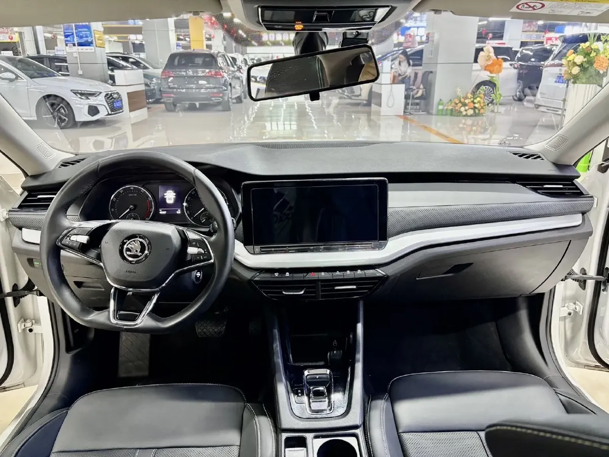 2022 Skoda Octavia 1.4T 150HP L4 7DCT,autocango,china used car exporter,china ev exporter,chinese used car exporter,chinese used ev exporter