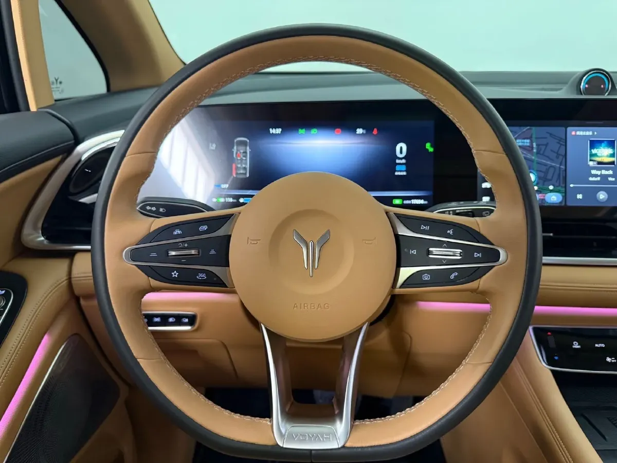 2024 Voyah Dream 1.5T 150HP L4 PHEV 43KWH,autocango,china used car exporter,china ev exporter,chinese used car exporter,chinese used ev exporter