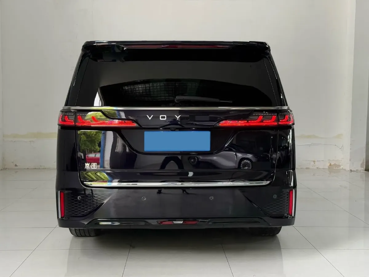 2024 Voyah Dream 1.5T 150HP L4 PHEV 43KWH,autocango,china used car exporter,china ev exporter,chinese used car exporter,chinese used ev exporter