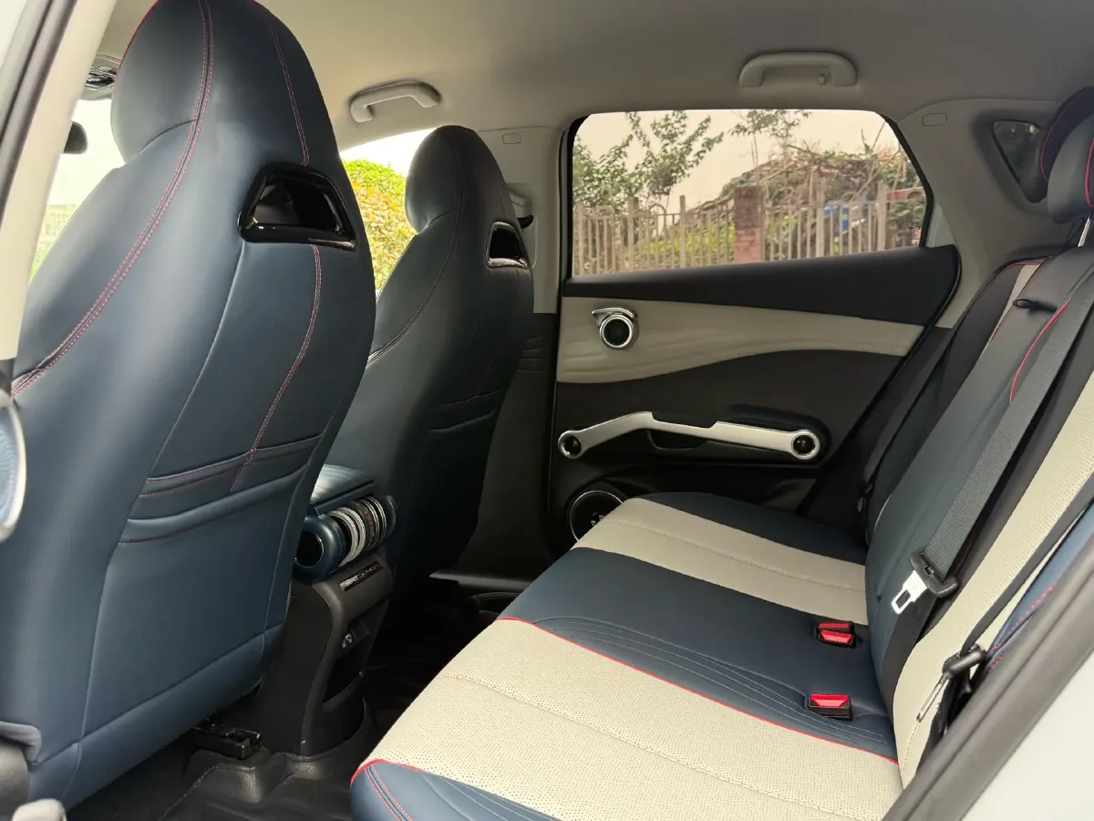 2022 Roewe RX5 MAX 1.5T 181HP L4 6AT,autocango,china used car exporter,china ev exporter,chinese used car exporter,chinese used ev exporter