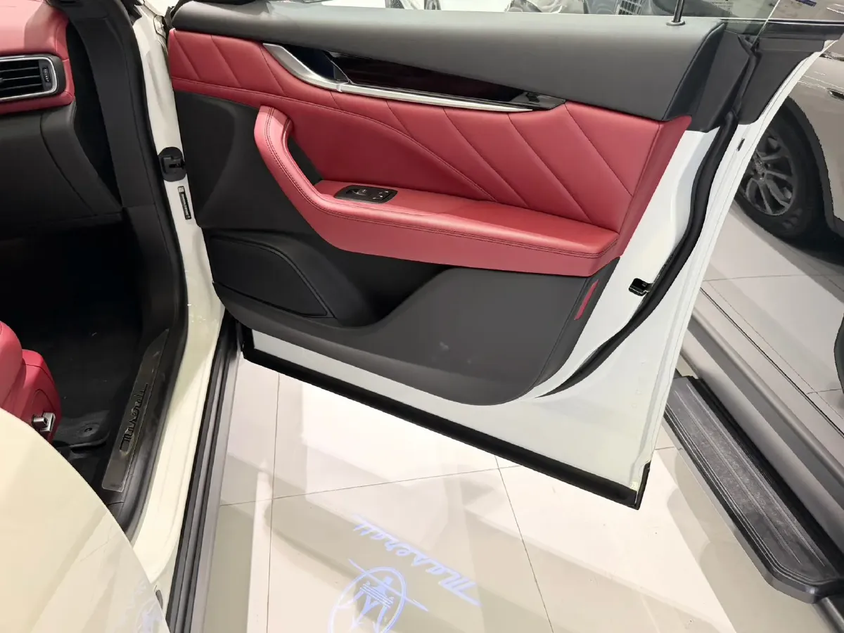 2021 Maserati Levante 3.0T 350HP V6 8AT,autocango,china used car exporter,china ev exporter,chinese used car exporter,chinese used ev exporter