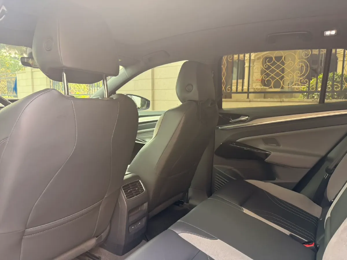 2022 Volkswagen ID.4 Crozz BEV 84.8KWH,autocango,china used car exporter,china ev exporter,chinese used car exporter,chinese used ev exporter