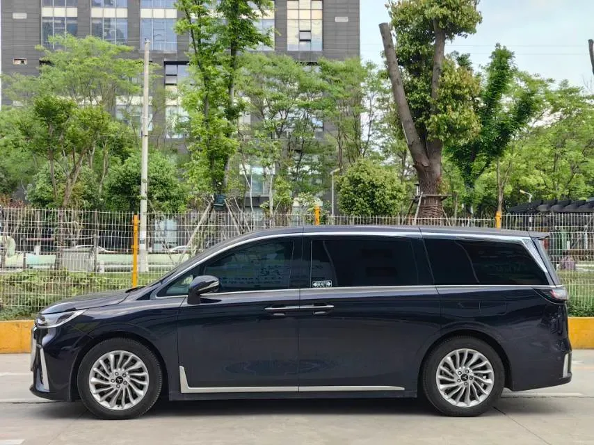 2024 Voyah Dream 1.5T 150HP L4 PHEV 43KWH,autocango,china used car exporter,china ev exporter,chinese used car exporter,chinese used ev exporter