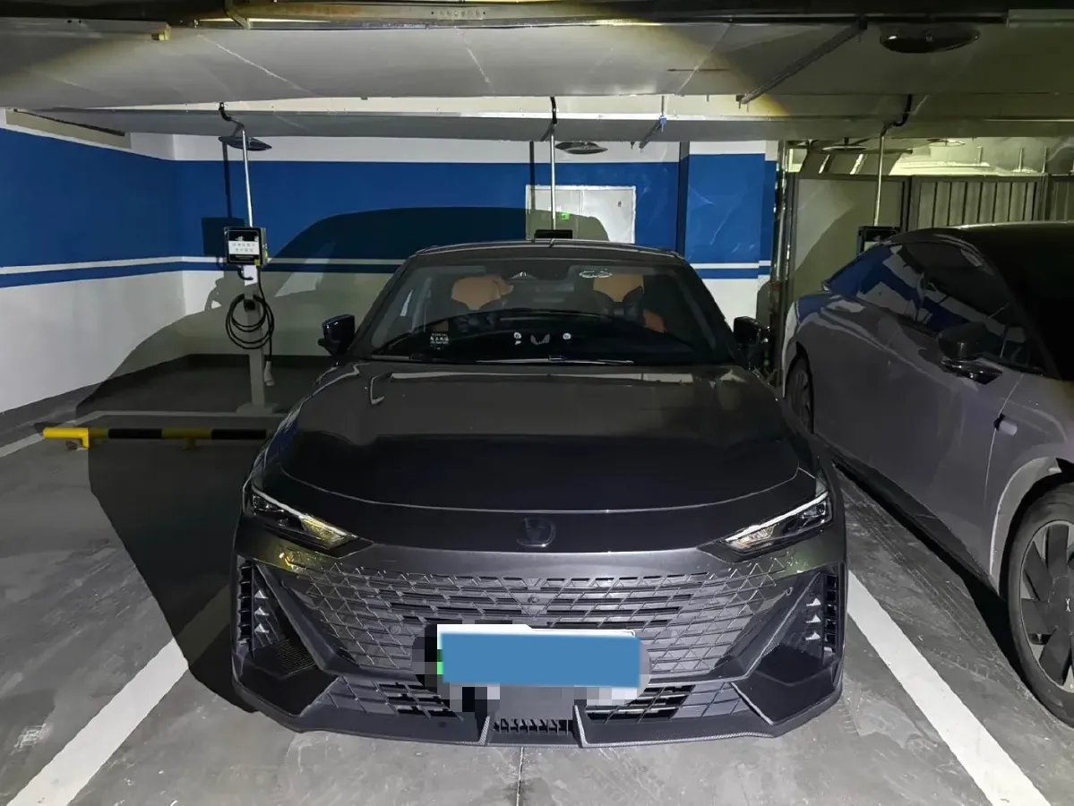 2023 ChangAn UNI-V iDD 1.5T 170HP L4 6TCT PHEV 18.4KWH,autocango,china used car exporter,china ev exporter,chinese used car exporter,chinese used ev exporter