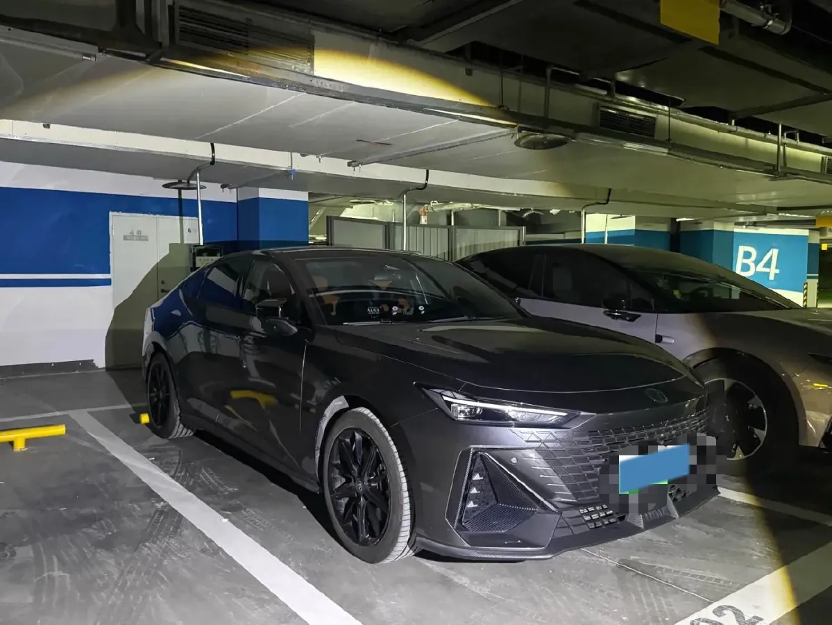 2023 ChangAn UNI-V iDD 1.5T 170HP L4 6TCT PHEV 18.4KWH,autocango,china used car exporter,china ev exporter,chinese used car exporter,chinese used ev exporter