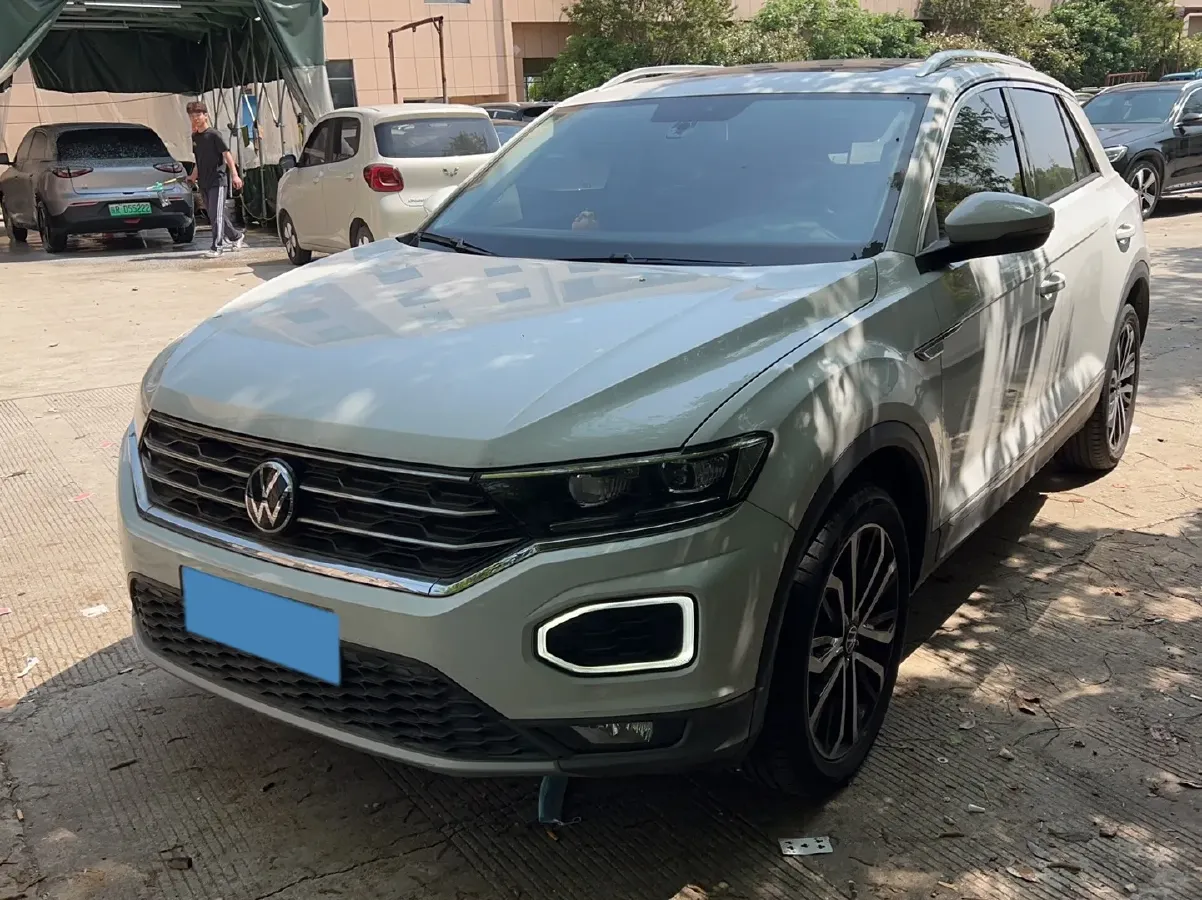 2021 Volkswagen T-Roc 1.4T 150HP L4 7DCT,autocango,china used car exporter,china ev exporter,chinese used car exporter,chinese used ev exporter